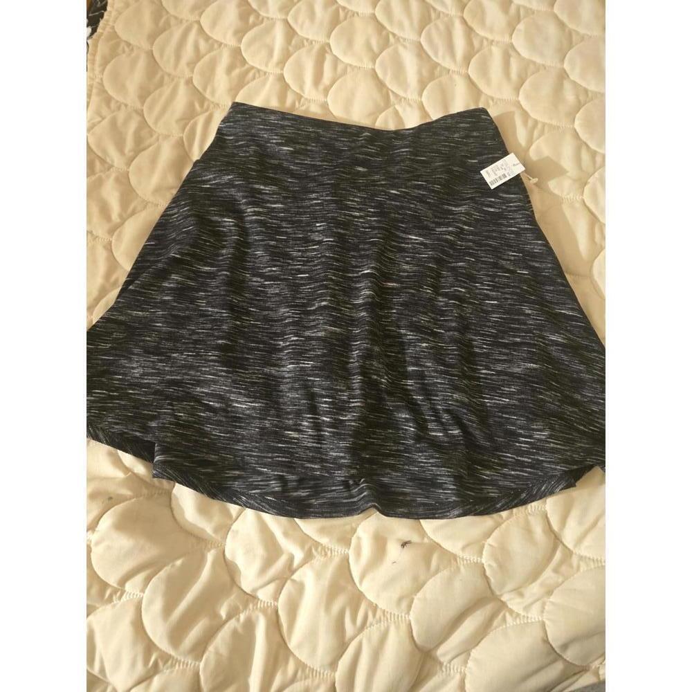 Maurices Women's Black and Gray Skort Size S